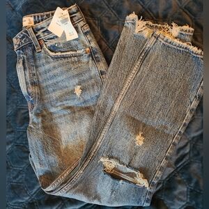 NWT A&F Curve Love 25 Short Distressed High Waisted The Mom Jean